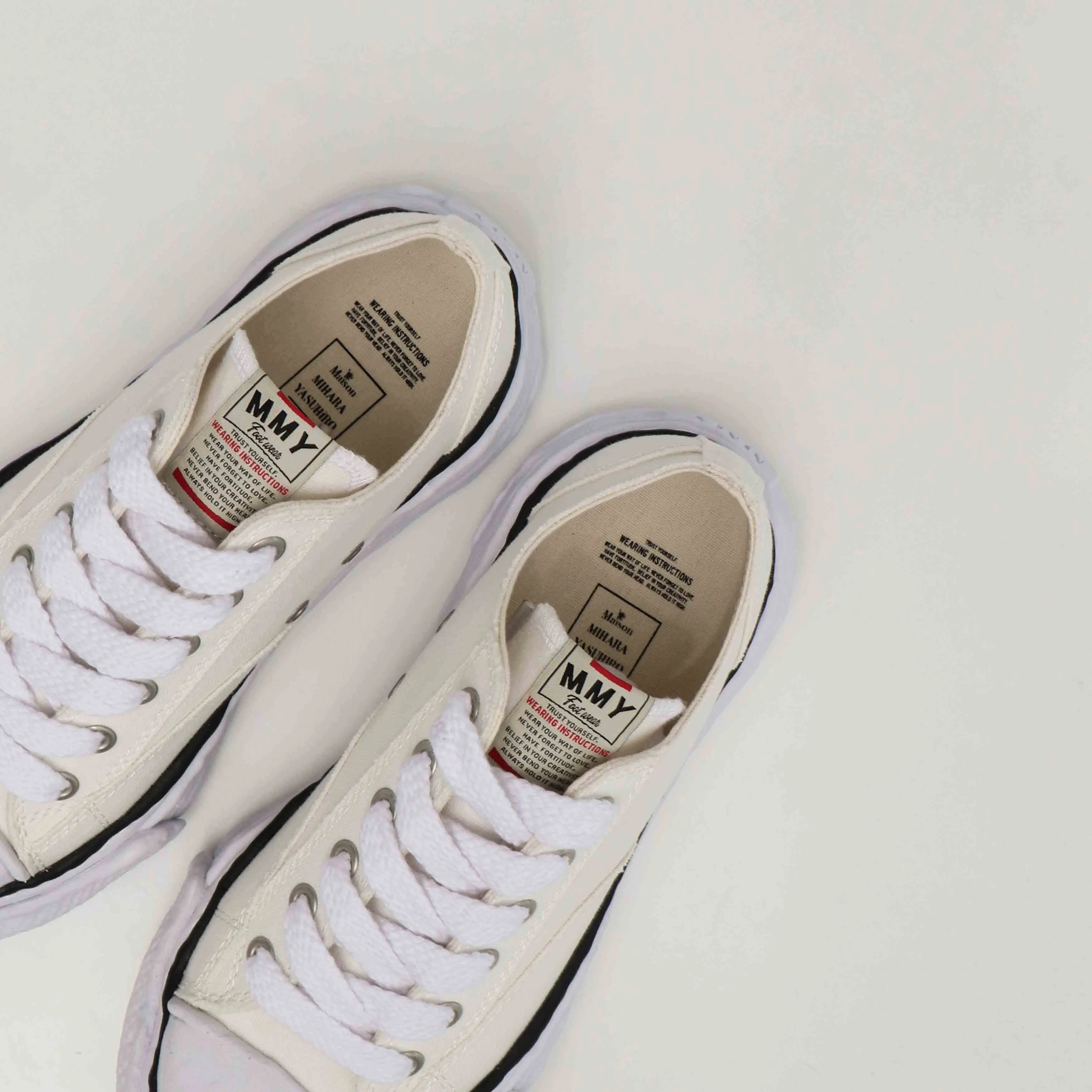 PTS23 CANVAS LOW-TOP WHITE